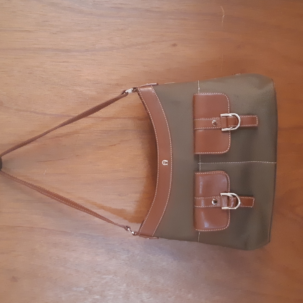 Etienne Aigner Purse - Picture 3 of 8